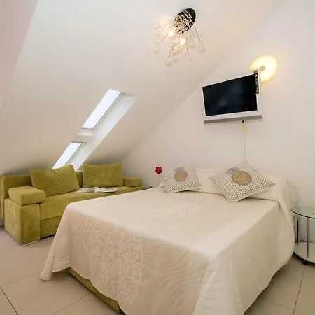 Апартаменты Tin Сплит